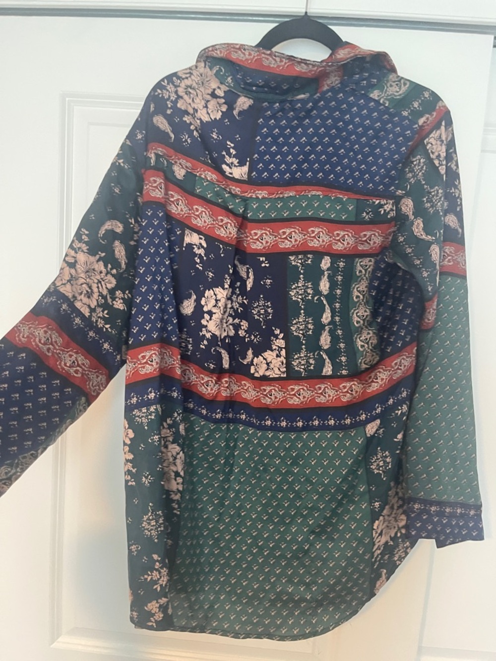 PrettyLittleThing Multicolor Paisley Print Shirt (Green, Navy, Red, Cream) - Picture 6 of 6